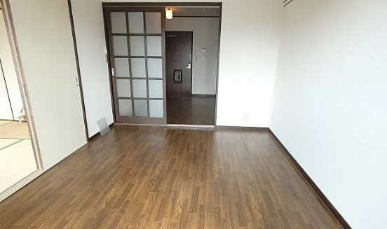 相模原市中央区相模原８丁目の賃貸マンションの居間・リビング