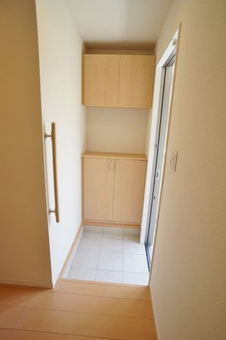 サカセ川ハイツＡの玄関