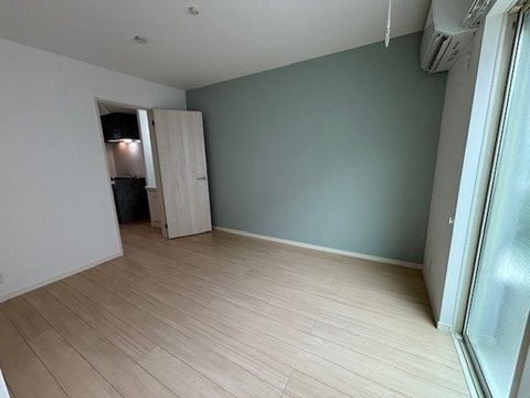 小平市小川西町３丁目のアパートの居間・リビング