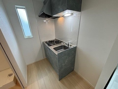 小平市小川西町３丁目のアパートのキッチン