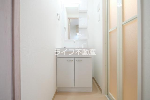 LIVIAZ OSAKA Veriteの独立洗面台|独立洗面台、朝の身支度には欠かせません
