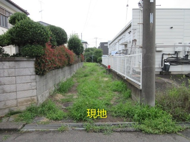 中古戸建　深谷市上野台303-2（期間限定現況販売）の前面道路含む現地写真