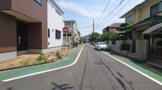 【前面道路含む現地写真】