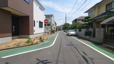 【前面道路含む現地写真】