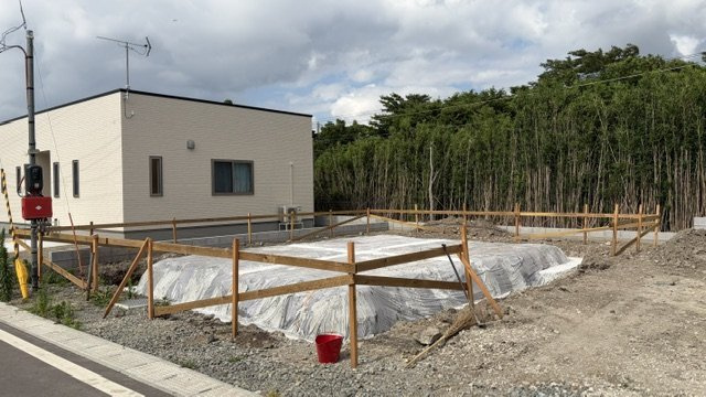紫波町桜町　第6の前面道路含む現地写真