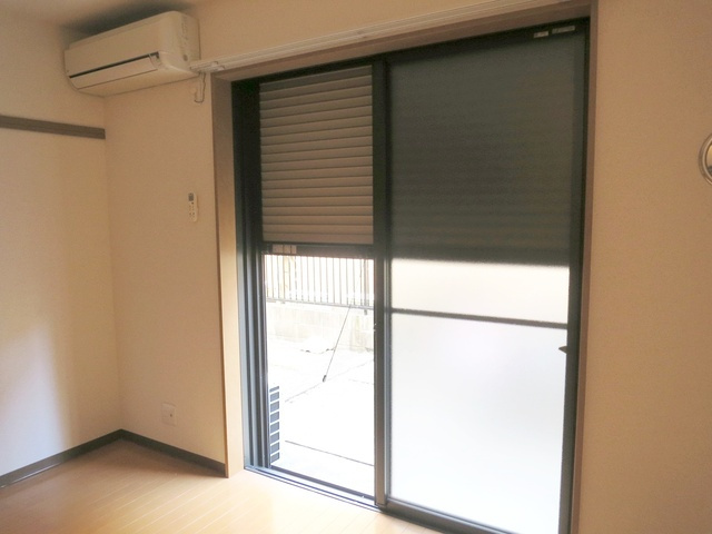 リリックコート新小岩の設備|シャッターがあるので安心♪