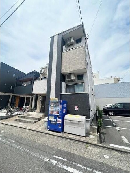 ステータス名駅西の外観