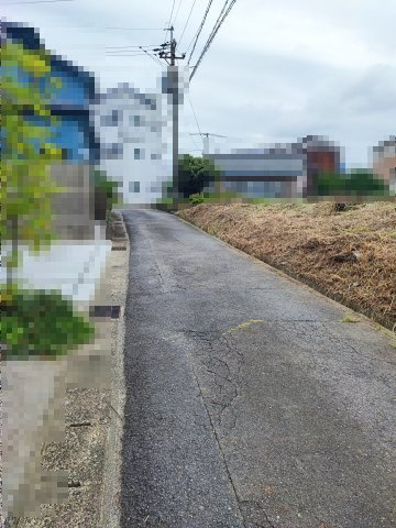 高浜市芳川町　売地の前面道路含む現地写真