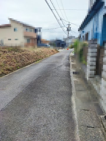 高浜市芳川町　売地の前面道路含む現地写真