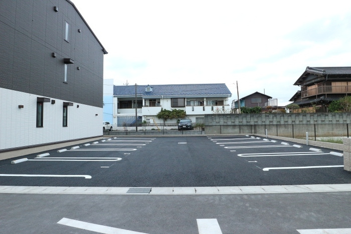 ラシーヌ　Aの駐車場
