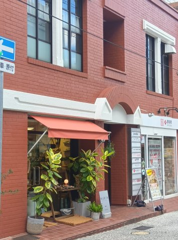 坂井ビルのエントランス