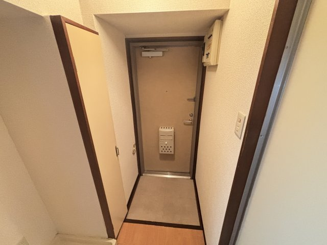 メゾンリベルテの玄関