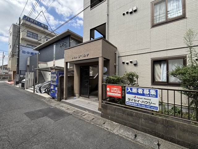 メゾンリベルテのエントランス