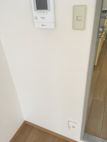 インターホンとインターネットのコンセントです♪