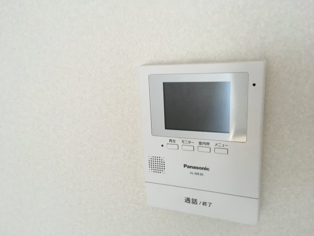 TVモニター付インターホンで来客を画面で確認できて安心です♪