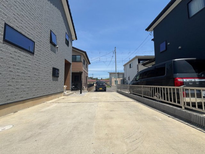 【駐車場】 | 坂東市岩井　テラス付き　5LDK
