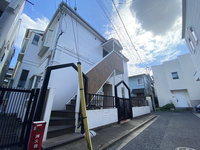アミューズ目白台の外観
