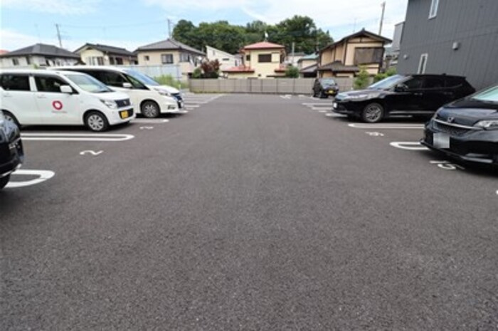 アレグリアの駐車場