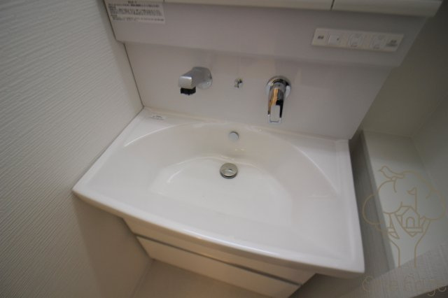 ルアナ北梅田の独立洗面台
