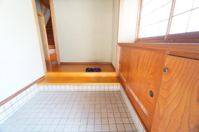 多度津町戸建ての玄関
