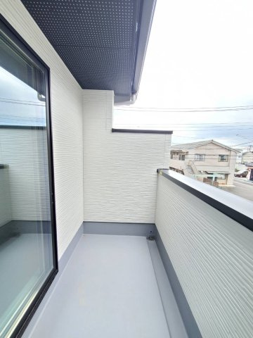 三郷市　戸ケ崎1丁目　新築戸建　全4棟のバルコニー|開放的で明るい空間を演出してくれるバルコニーです