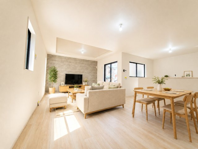 三郷市　戸ケ崎1丁目　新築戸建　全4棟の居間・リビング|家族が集う開放的なリビング　※家具をCGで加工しており、家具付き販売ではございません。