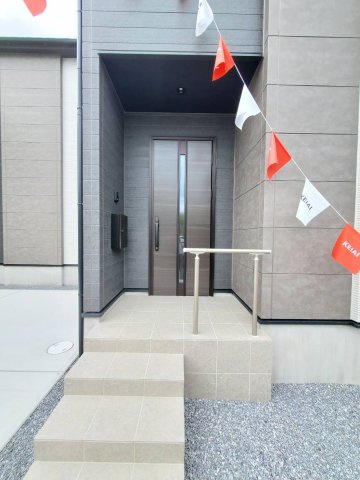 三郷市　戸ケ崎1丁目　新築戸建　全4棟の玄関|毎日通る玄関はこちらです