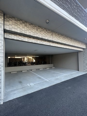 【駐車場】エスリード大阪クレストコート