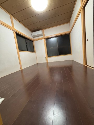 フローリング張りのお部屋です♪
