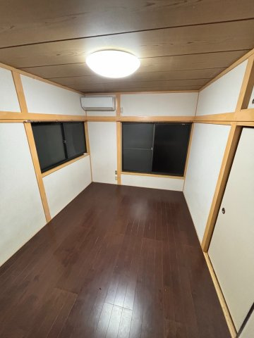 北東向き１階角部屋3面採光で陽当り風通し良好です♪