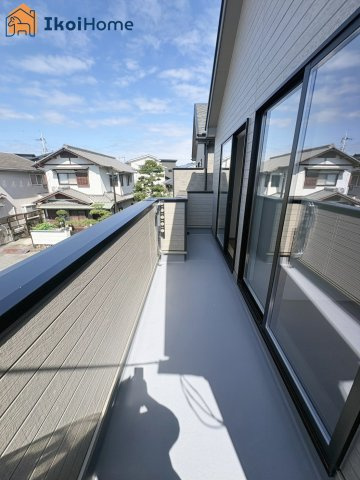明石市大久保町西島　B号棟　新築戸建のバルコニー|【ホームページに現地動画掲載中】●年中無休：当日予約可●屋根は８～万円バルコニー設置できます。