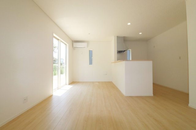 矢吹町小松第７　　　１号棟　　　善郷小学校、矢吹中学区の居間・リビング
