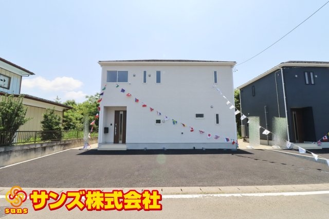矢吹町小松第７　　　１号棟　　　善郷小学校、矢吹中学区の外観|北側から見た駐車場を含む外観♪
