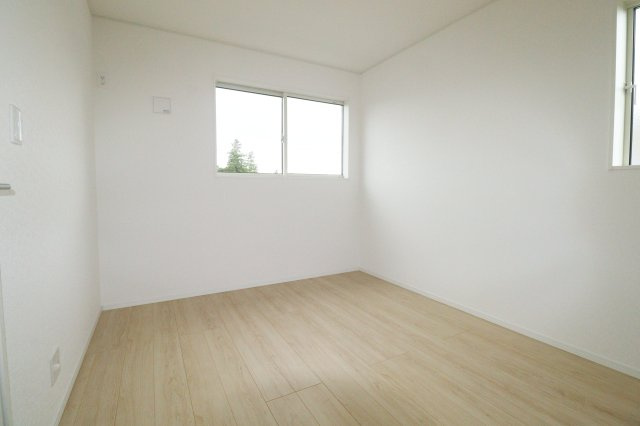 矢吹町小松第７　　　１号棟　　　善郷小学校、矢吹中学区の洋室