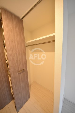 La Douceur西天満（ラドゥセール西天満）の収納|S-RESIDENCE西天満Grand Jour　クローゼット