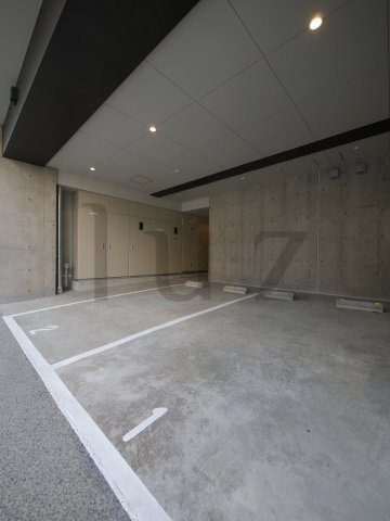 グランカーサ横濱石川町の駐車場