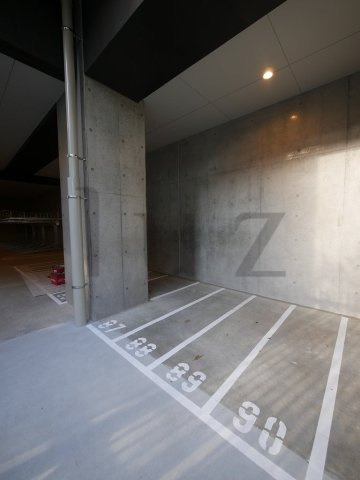 グランカーサ横濱石川町の駐車場