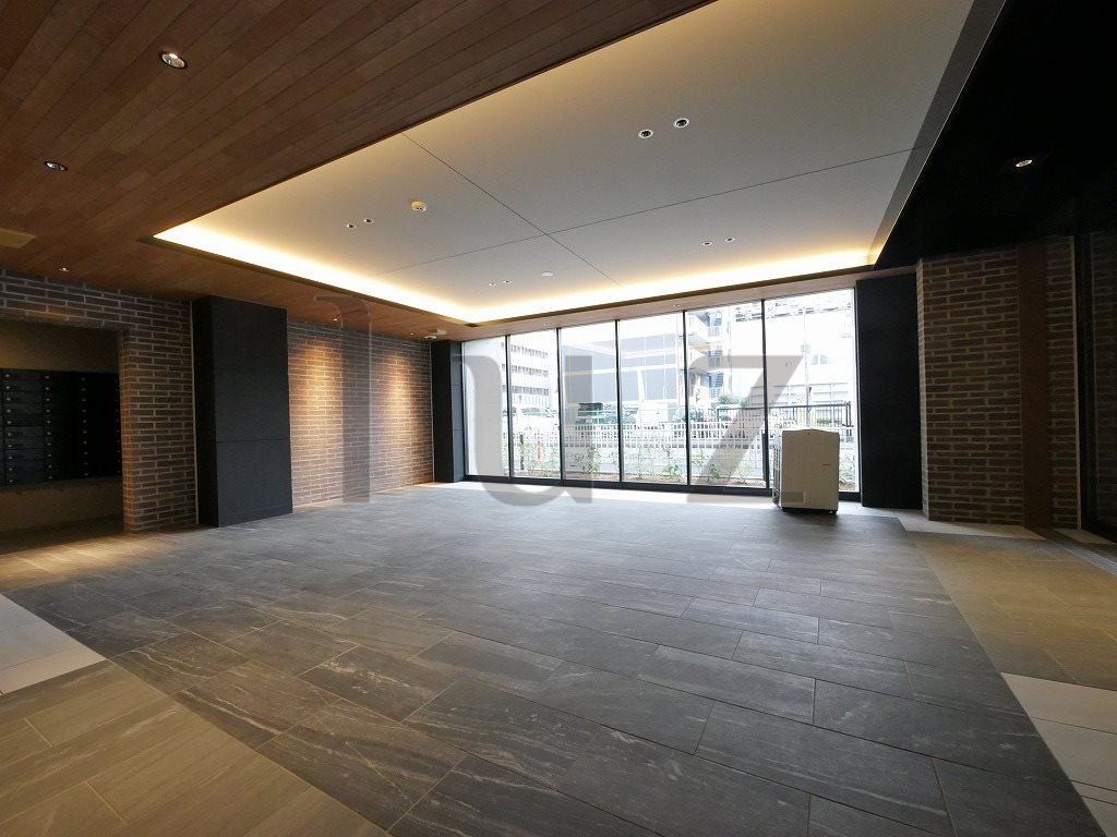グランカーサ横濱石川町のエントランス