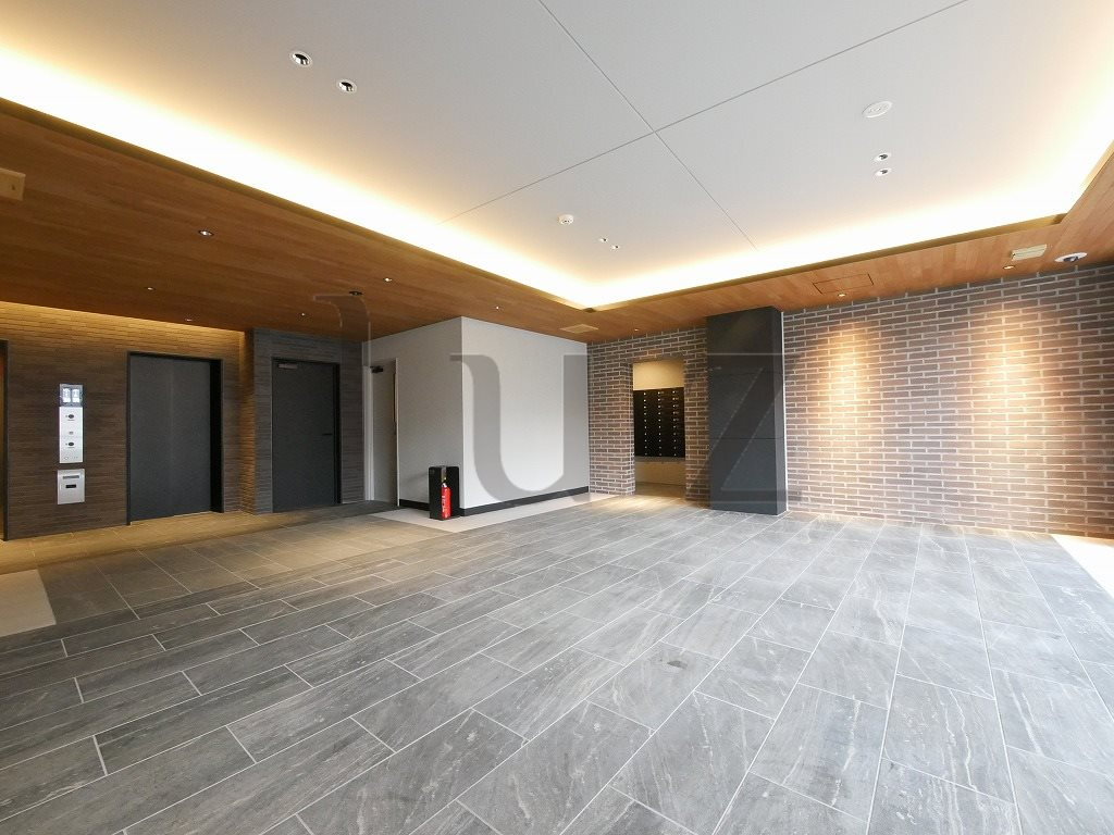 グランカーサ横濱石川町のエントランス