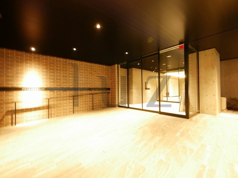 グランカーサ横濱石川町のエントランス