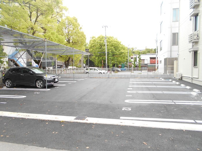 アリエッタの駐車場