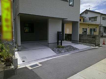 安芸郡坂町横浜東１丁目の駐車場