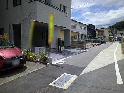 安芸郡坂町横浜東１丁目の前面道路含む現地写真