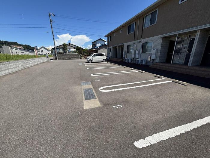 Grace・Kの駐車場