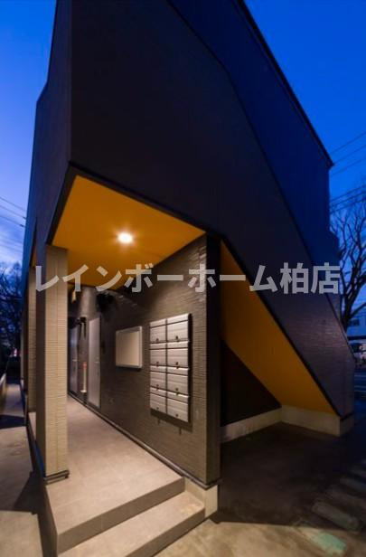 ルーチェ南流山のエントランス|毎日通るエントランスはこのようになっています