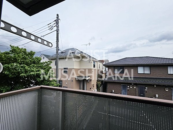 クレール・コガネイの展望