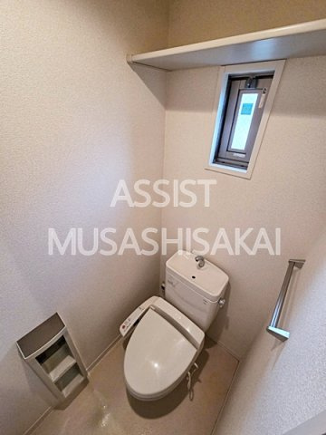 クレール・コガネイのトイレ