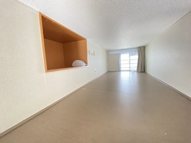 レオパレスAvancerの寝室|使い勝手のいい寝室です