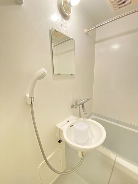 レオパレスAvancerの洗面所|忙しい朝には欠かせない洗面所です