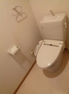 ソレイユ合川【10,000円キャッシュバック対象物件】のトイレ|ゆったりとした空間のトイレです